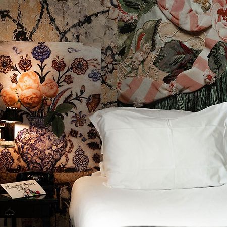 Hotel Du Petit Moulin, Haute Couture Hotel By Lacroix Париж Экстерьер фото
